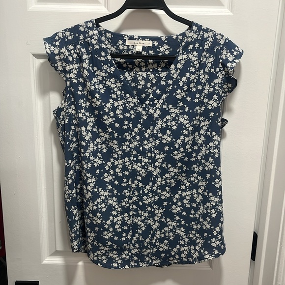 Blouse Never Worn. - Picture 3 of 4